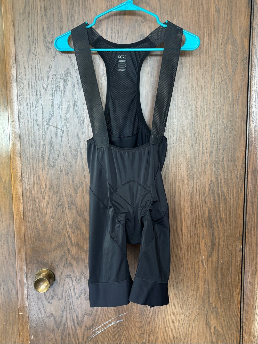 Gore Wear cycling bib shorts feature a branded mesh back panel for breathability - Picture 2 of 8
